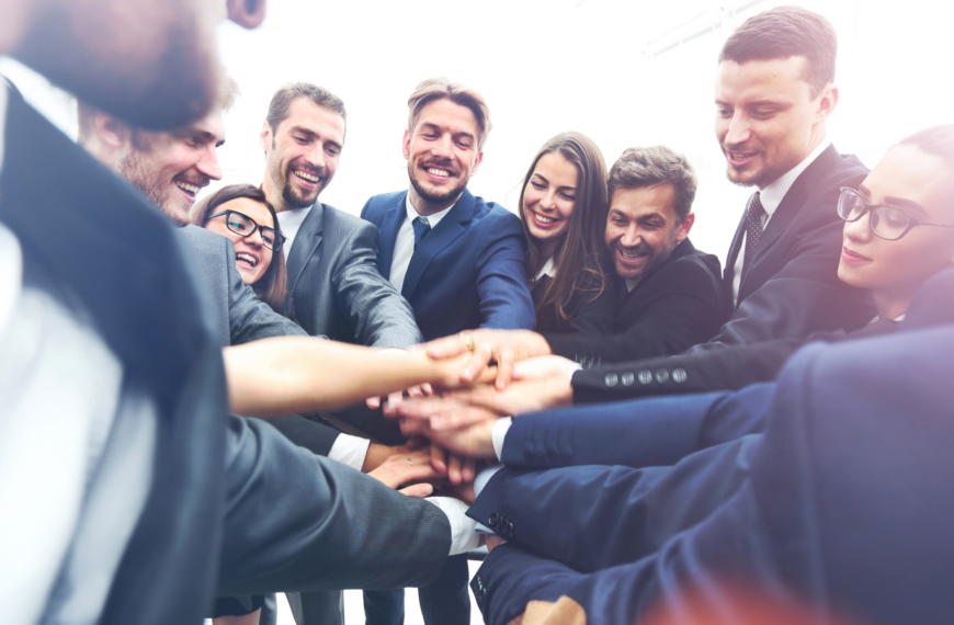 12 Common Behaviors That Could Be Pushing Your Co-workers Away