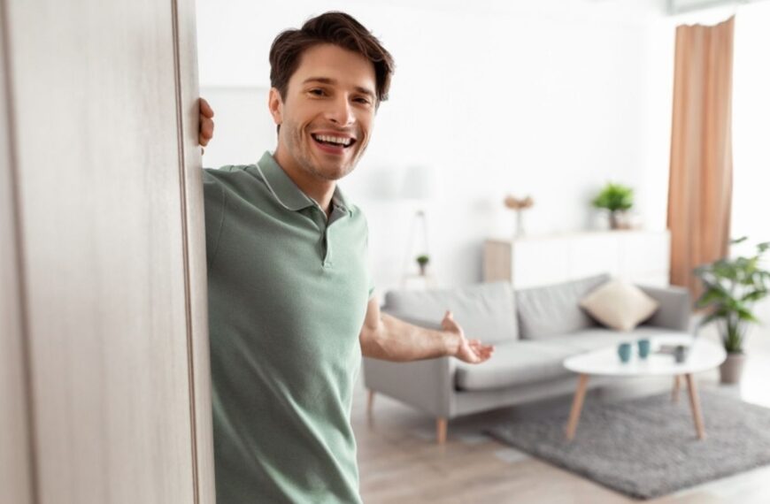 18 Things You Should Never Do if You Want to Make a Good First Impression